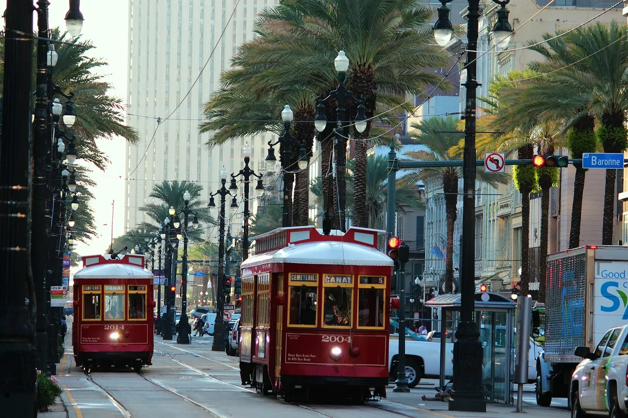 New Orleans streetcars - 30 Days 30 Boutique Hotel Stays